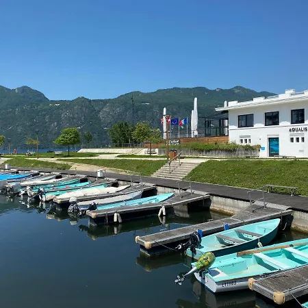 Camping Du Sierroz * Aix-les-Bains